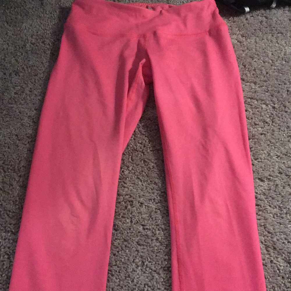 Coral capri leggings